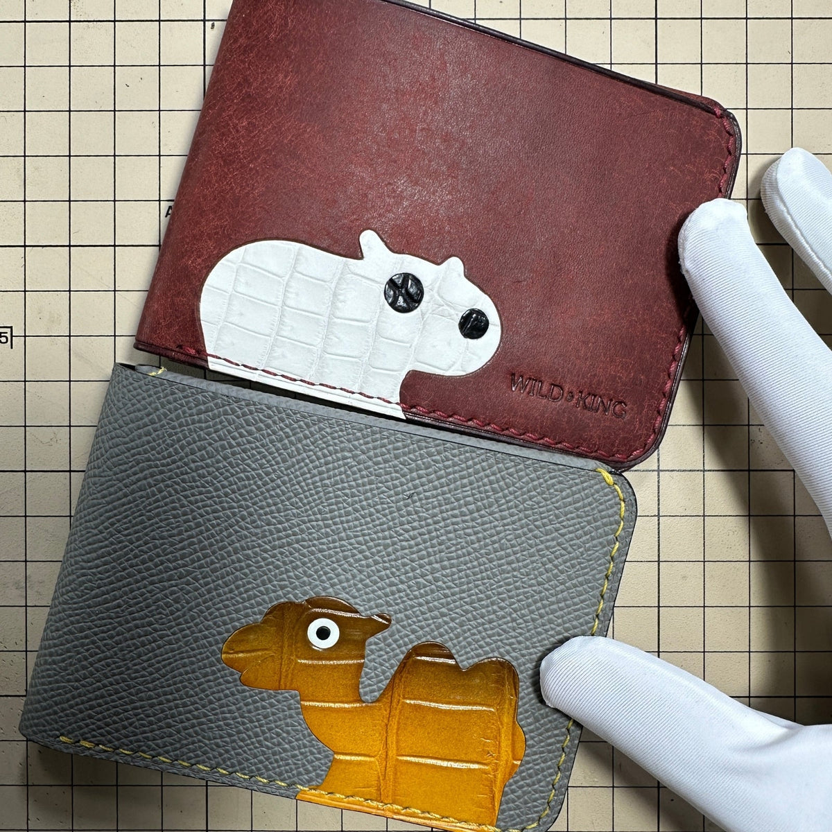 Pueblo vs Epsom Leather for Bifold Wallets: Which Should You Choose?