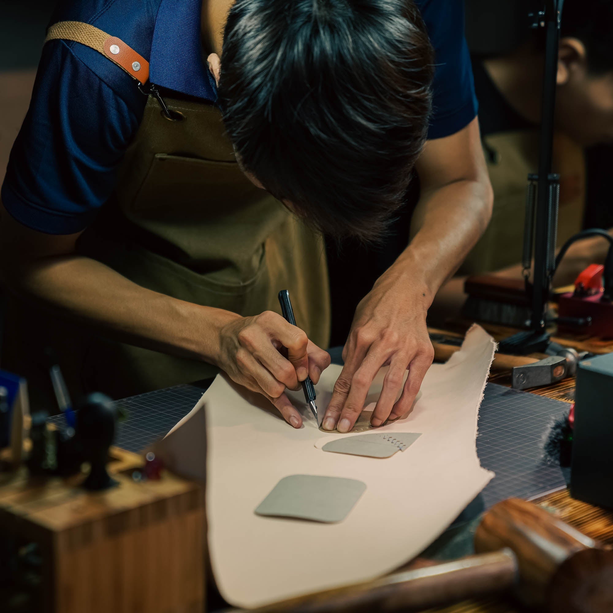 Why choose a genuine leather bifold wallet?