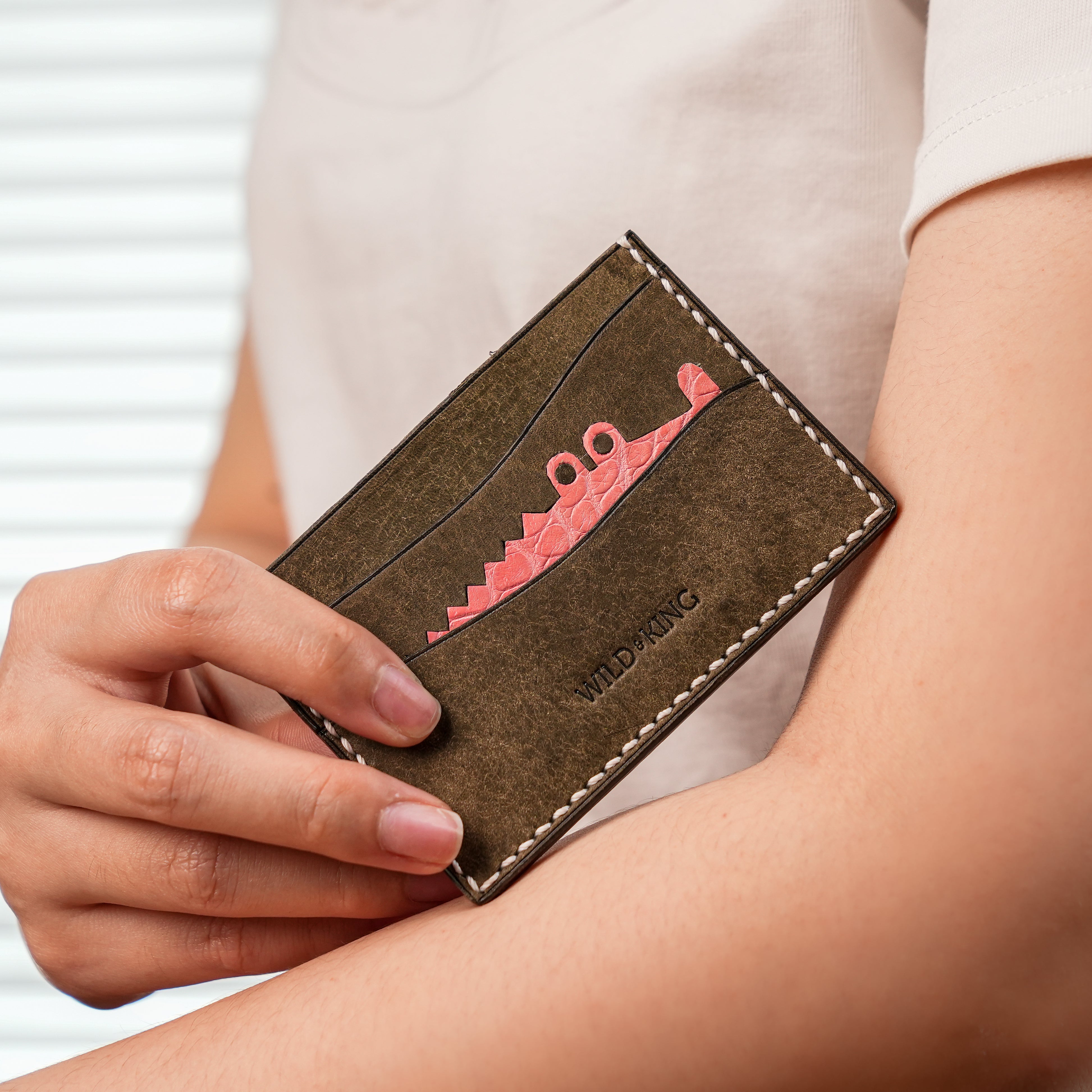 Minimalist Black Pueblo Leather Card Holder - Stupid Alligator