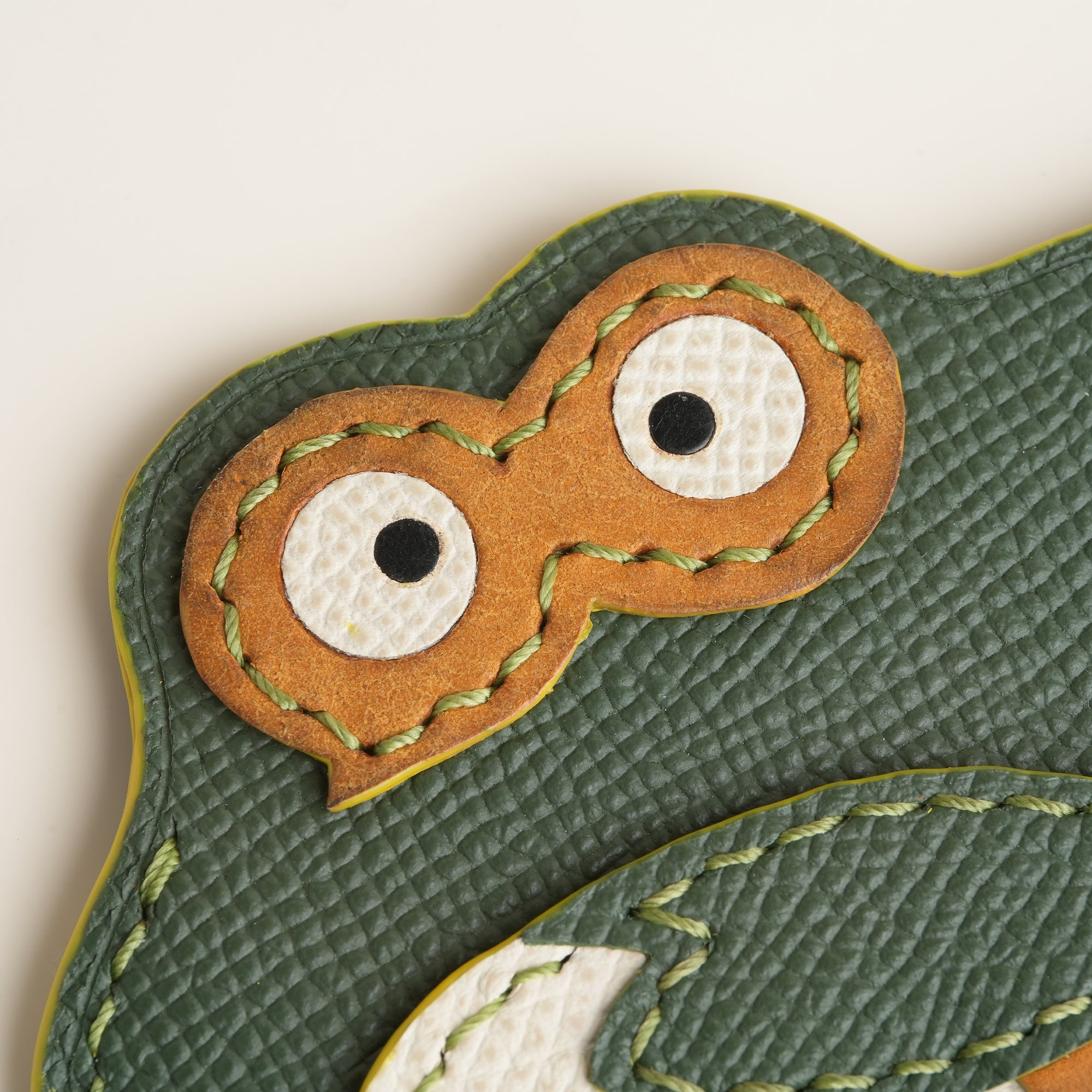 Minimalist Green Epsom Leather Card Holder - Alligator Shape