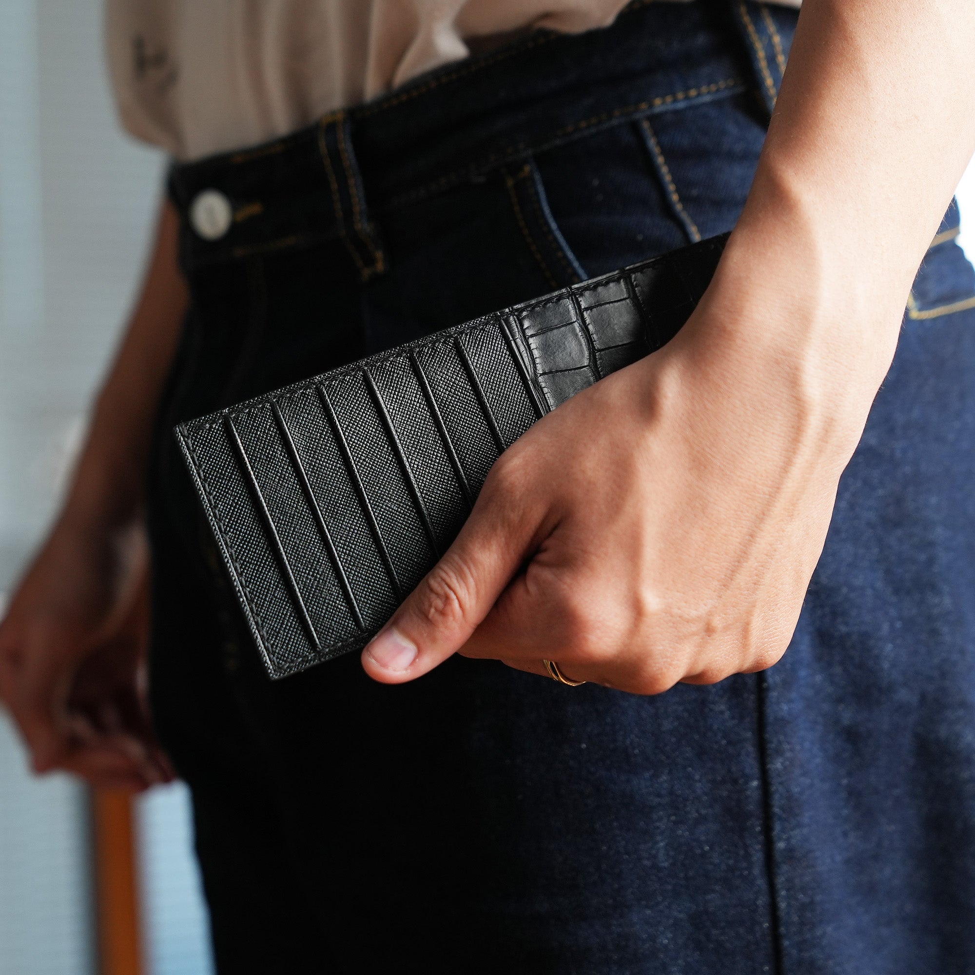 Black Alligator Leather Vertical Card Holder