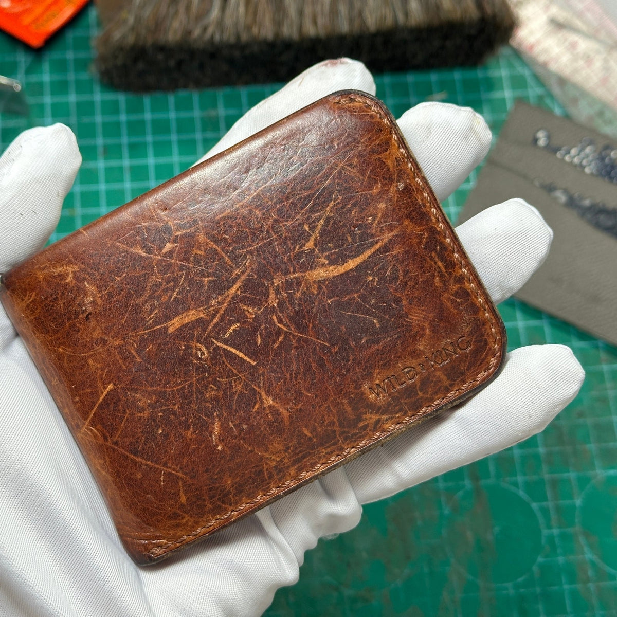 How to Remove Scratches from a Wallet: Safe First Steps