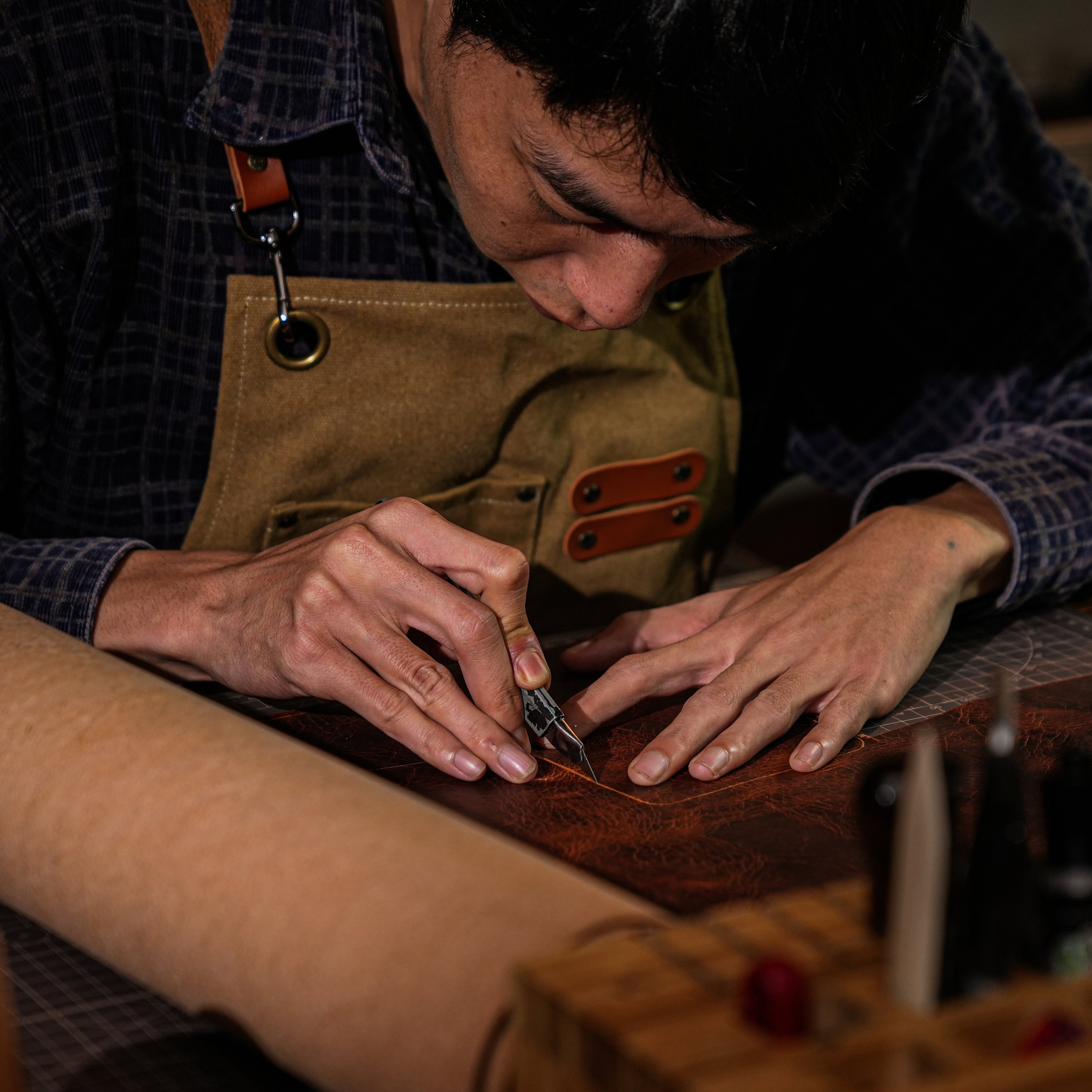 Leather Marquetry - Miniature art on minimalist wallets