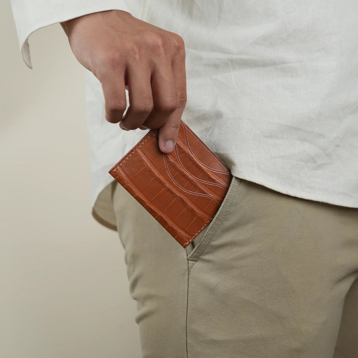 Cognac Alligator Leather Card Holder - Sinuous Lines
