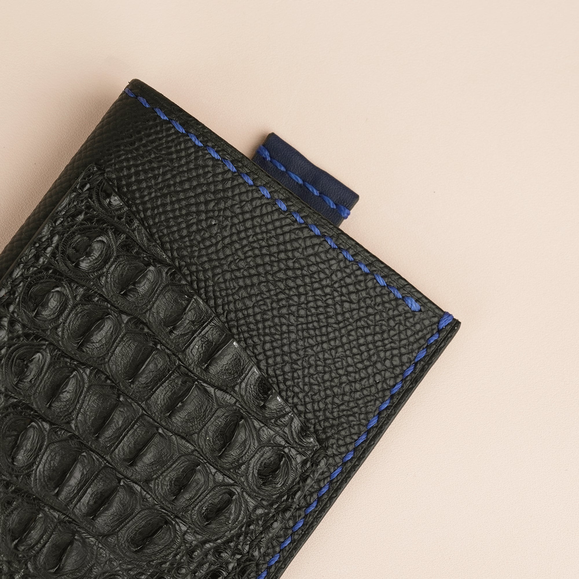 Double Hornback Alligator Card Sleeve