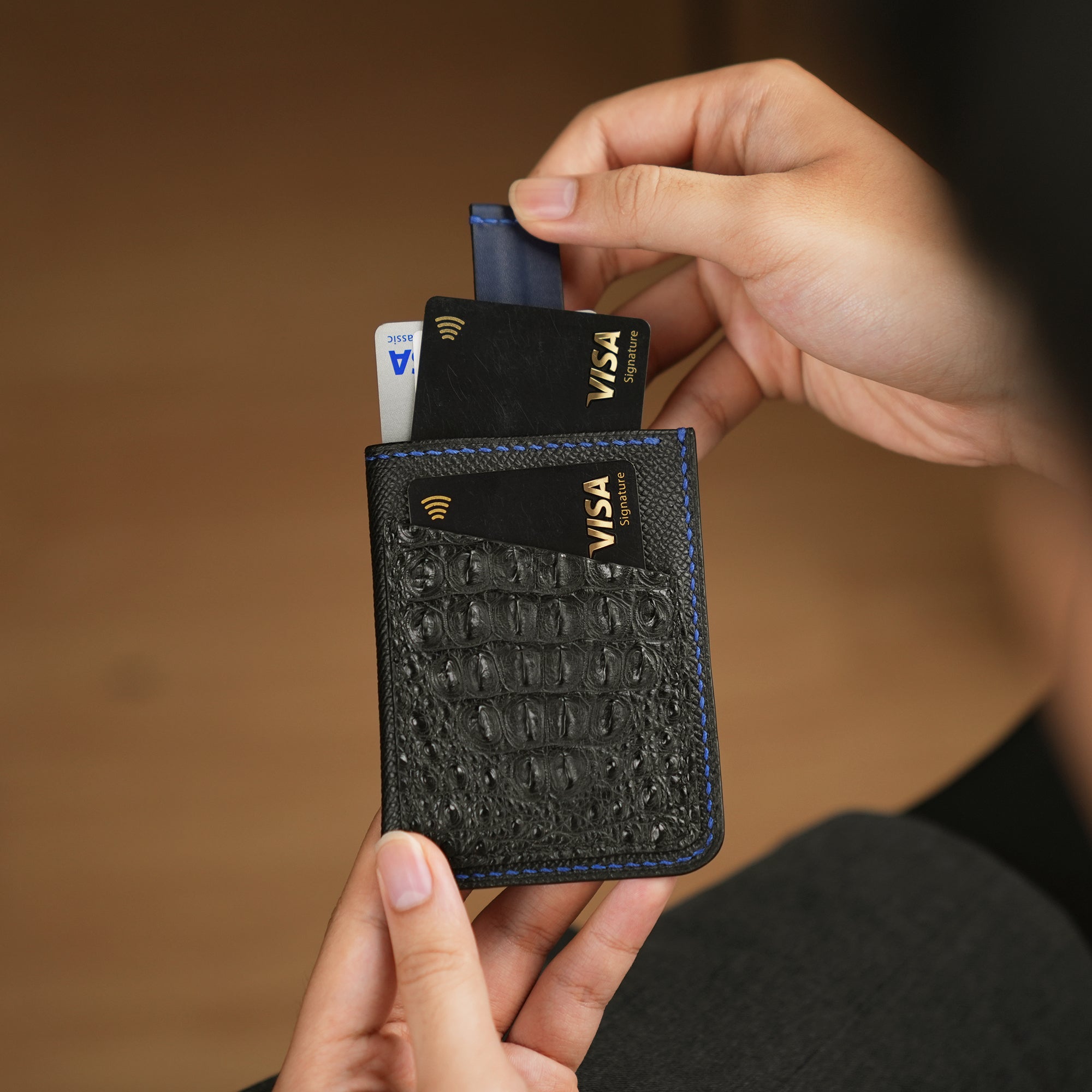 Double Hornback Alligator Card Sleeve